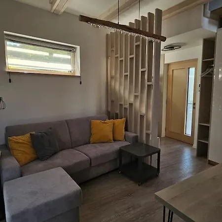 Mezonet Apartman Urpin, Balkon, Parkovanie, Wifi * Banská Bystrica